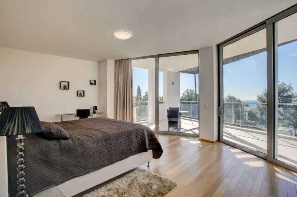 Bedrooms - Semi-Detached Villa with Sea Views in Marbella