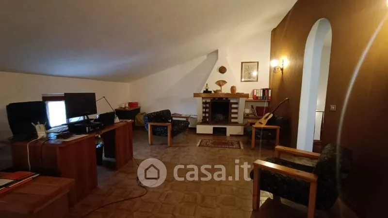 Elutuba - Terraced House with Garage in Prato