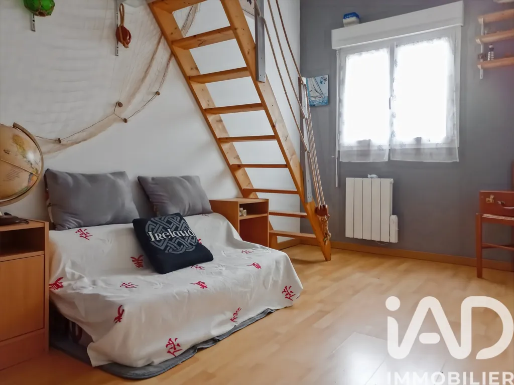 7-toaline maja asukohas Poiroux