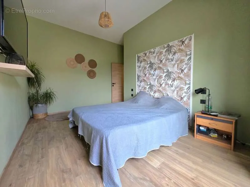 Magamistoad - Spacious Bungalow with Garden in Salvizinet