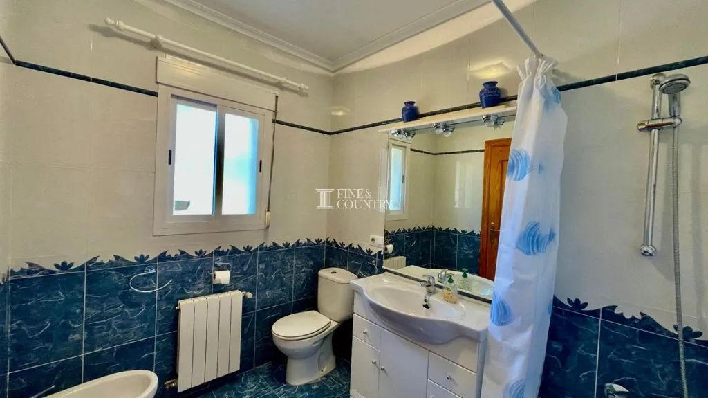 Salles de bain - Luxury Villa with Mountain Views in Jalón