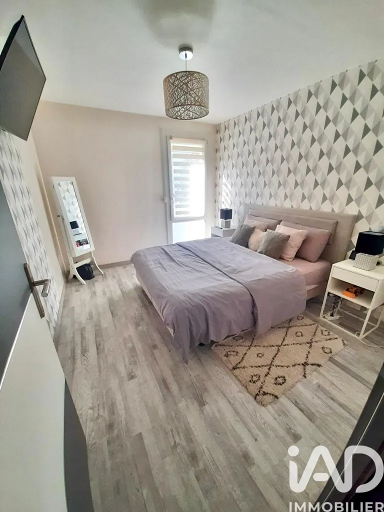 Magamistoad - Fully Renovated Flat with Balcony in Aisne