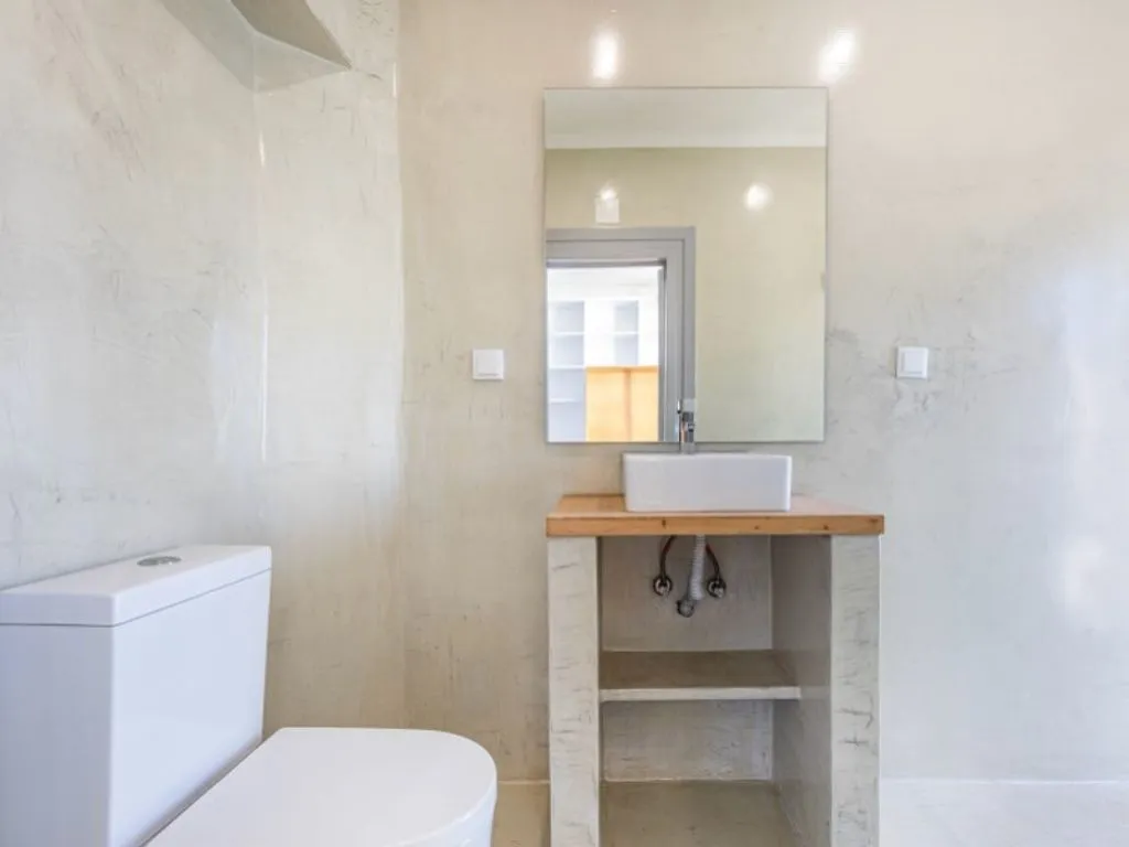 Salles de bain - 3-Bedroom Flat with Metro Access in Entrecampos