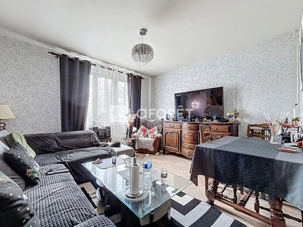 Elutuba - Three-Bedroom Flat with Balcony in Chaumont