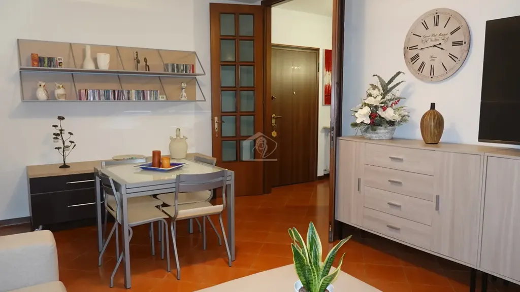 Salle à manger - Modernised Apartment with Balcony in Suzzara