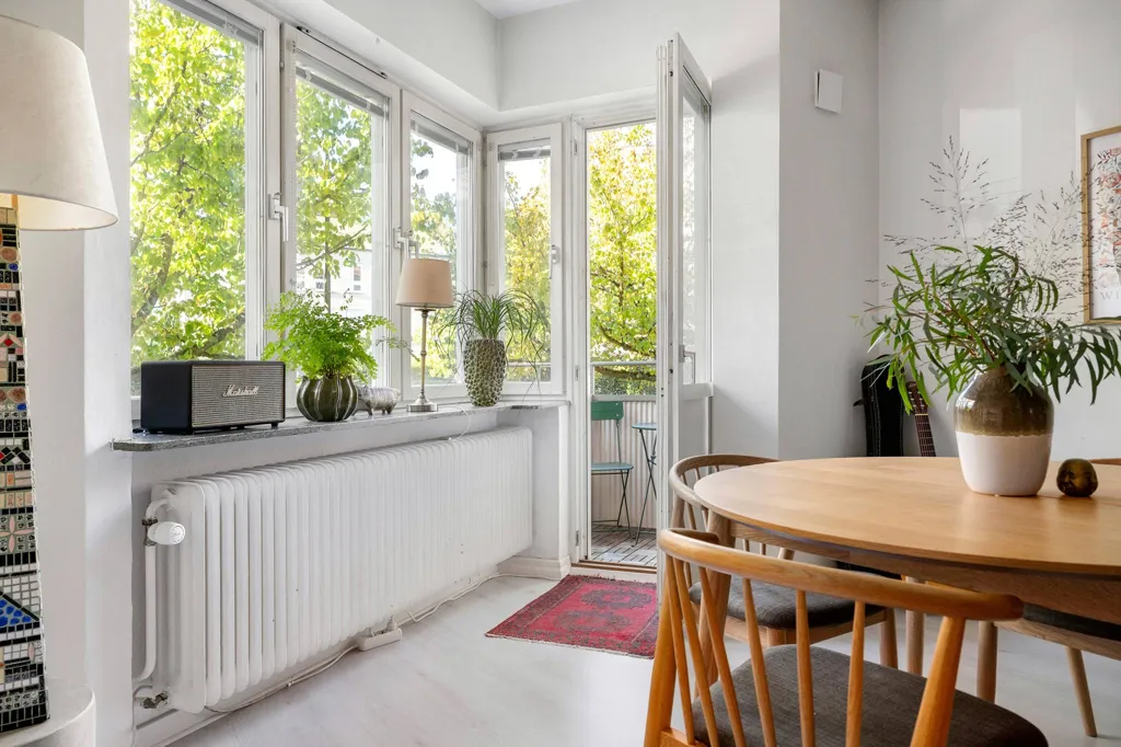 Söögituba - Apartment with Raised Ceiling near Pildammsparken