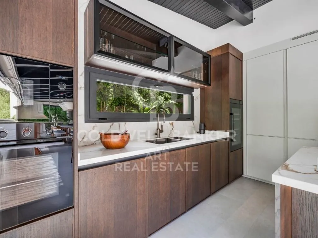 Cuisine - Luxury Villa with Pool in Nueva Andalucia