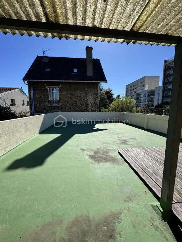 Terrazza - Mixed-Use Ensemble with Parking in Pavillons-sous-Bois