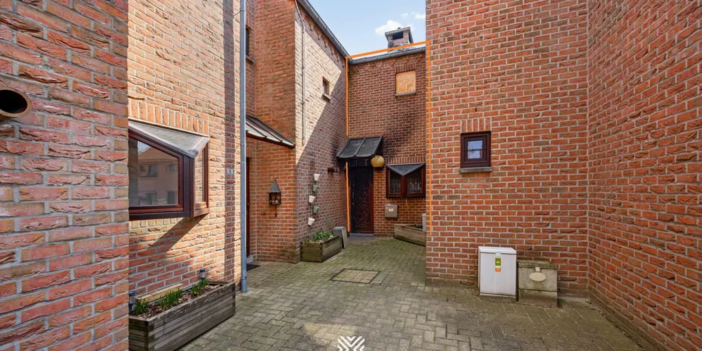 Aed - Renovable Plot with Garage in Runkst, Hasselt