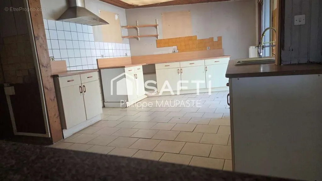 Maison 6 pièces à Raveau