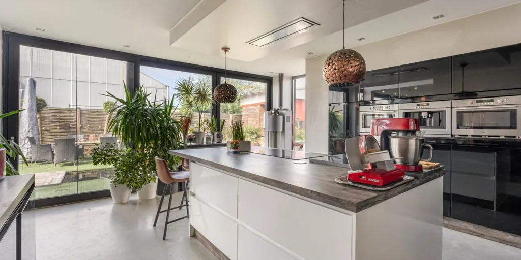Cuisine - Bâtiment Commercial avec Jardin près de Hasselt