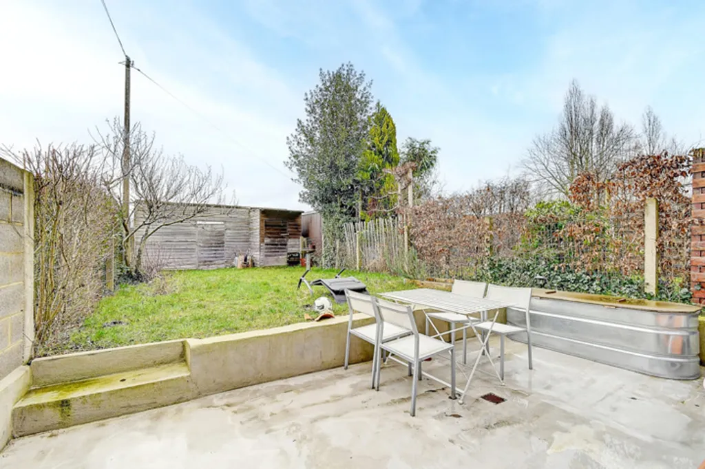Giardino - 3-Fronted House with Terrace in Liège Grivegnée