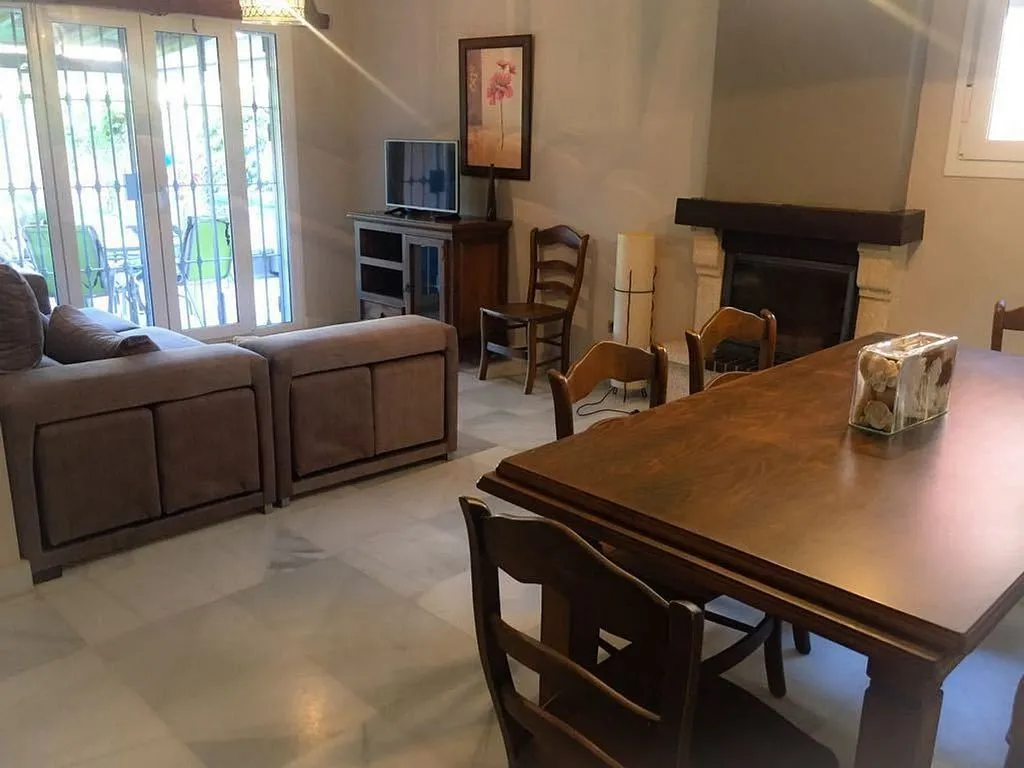 Salle à manger - Linked Chalet with Sea View in Estepona