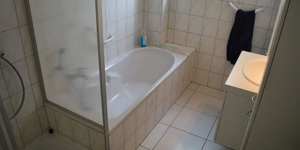 Vannitoad - Ground Floor Apartment with Garage in Koersel