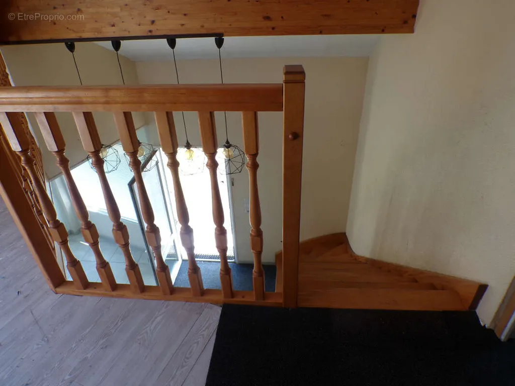 Pièces - Maison Ossature Bois avec Espace Professionnel sur Axe Passant