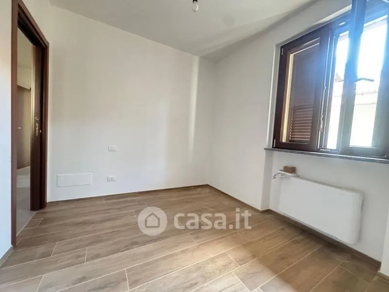 Pièces - Rear-Facing Apartment with Balcony in Gambolò