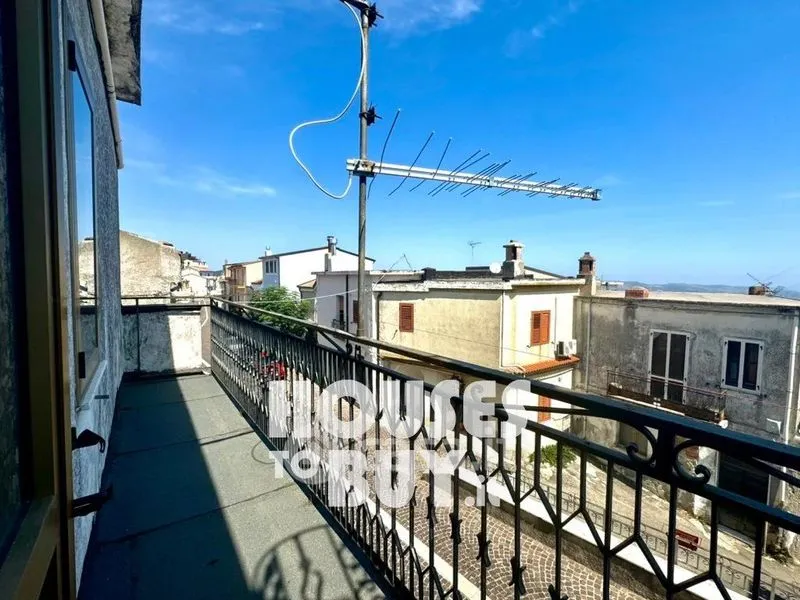Rõdu - Apartment with Panoramic Terrace in Carfizzi