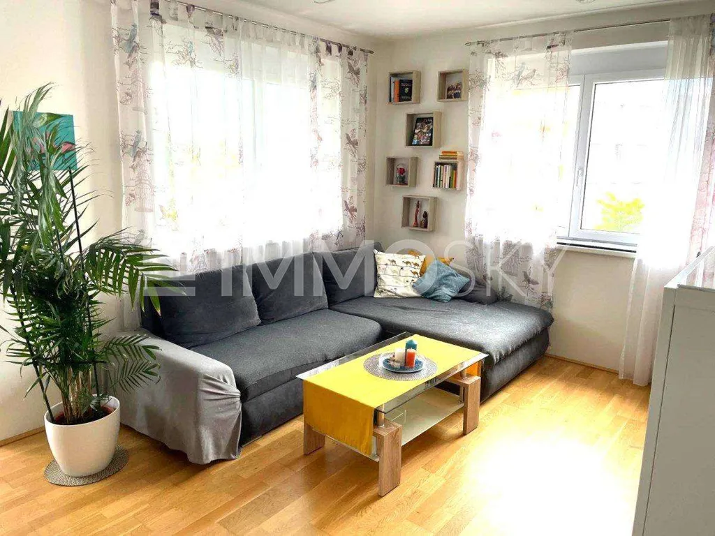 Elutuba - Modern Home with Loggia in Wels