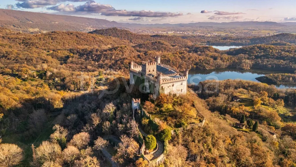 Õhuvaade - Panoramic Castle with Garden in Montalto Dora
