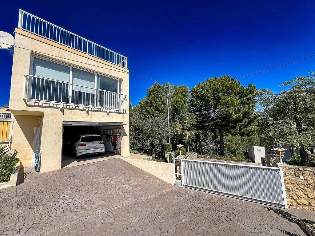 Välivaade - Luxury Detached House with Pool in La Nucia