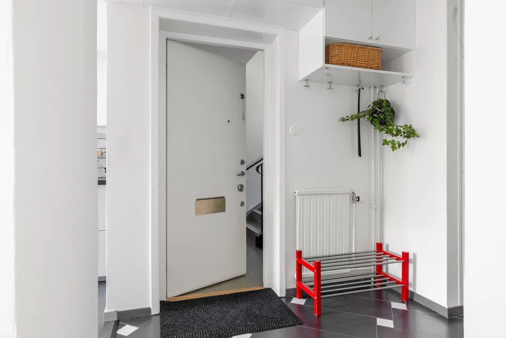 hallway_entrance