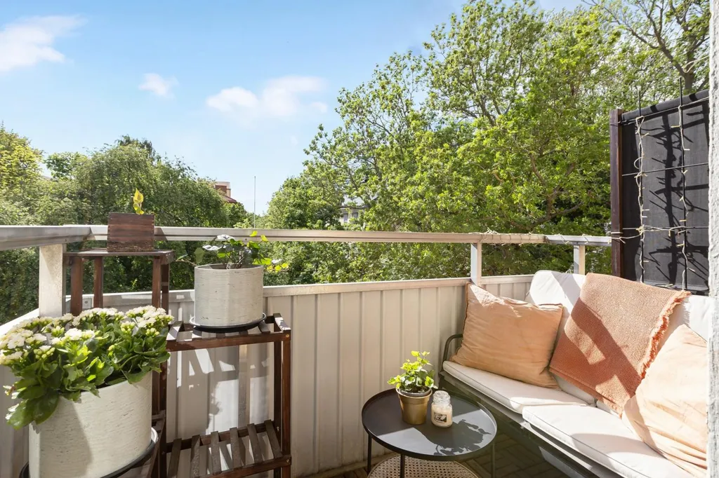 Rõdu - Apartment with Balcony in Sundbyberg