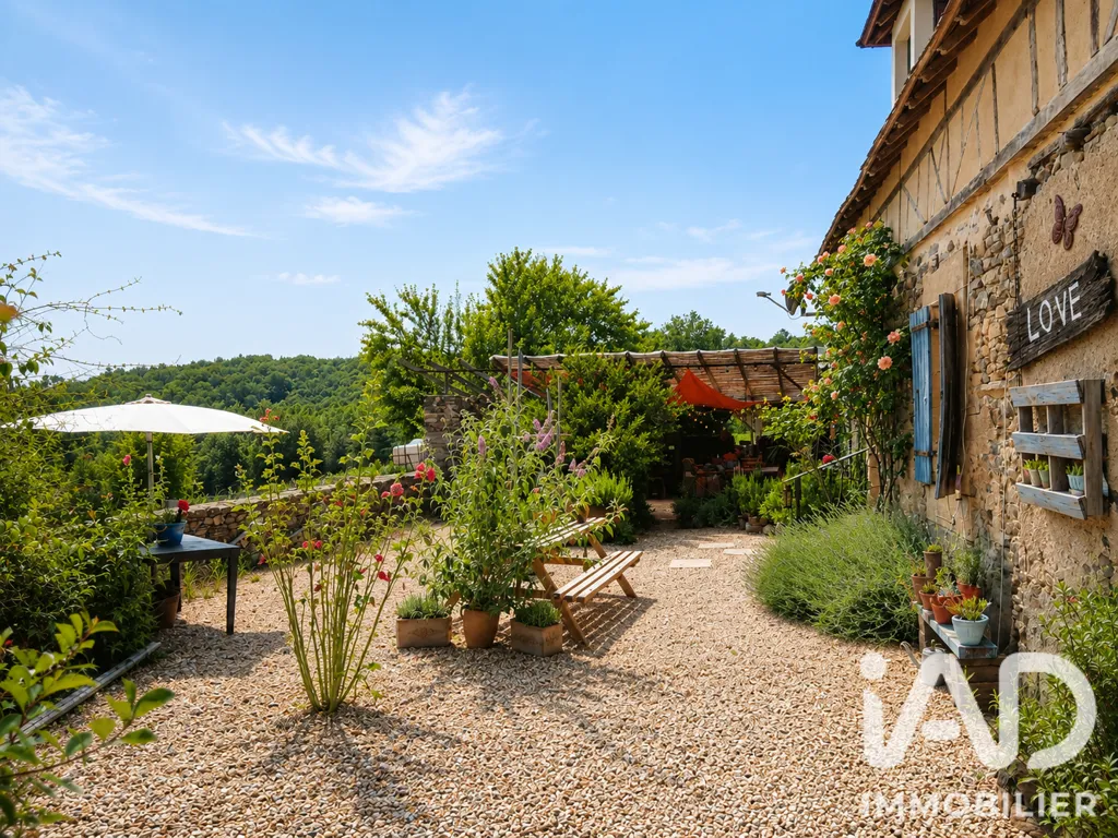 Terrazza - Historic Domain with Garden in Périgord Vert