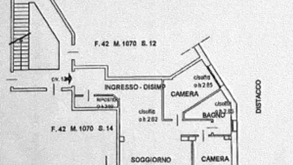 Plaan - Rear-Facing Apartment with Balcony in Pegli, Genoa