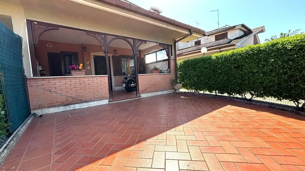Terrazza - Bifamiliar Villa with Garden in Ardea