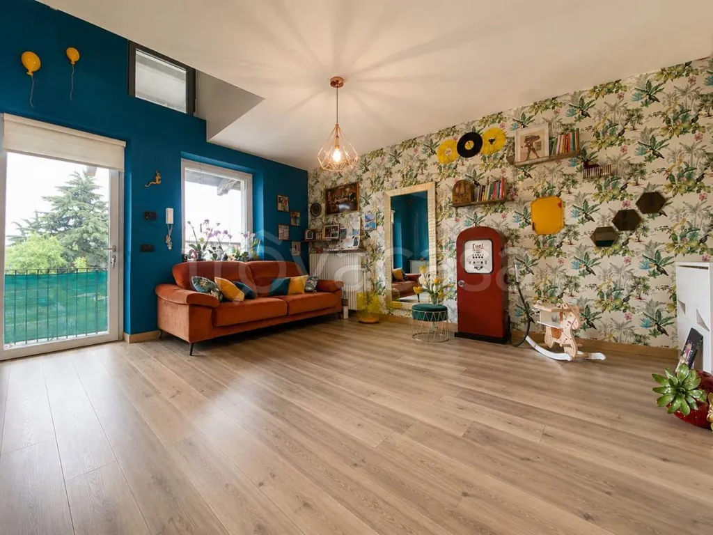 Séjour - Two-Level Apartment with Private Garden in Bruino