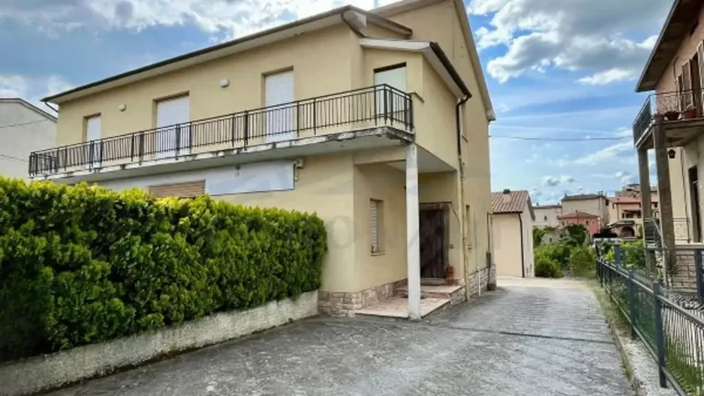 Välivaade - Spacious Apartment with Balcony in Massa Martana