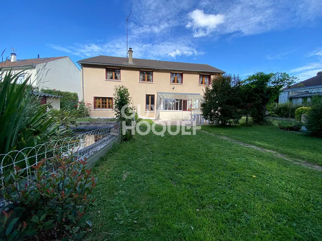 Giardino - Spacious House with Large Garden in Quiet Setting