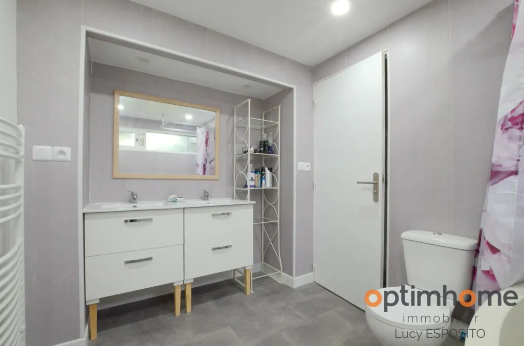 Salles de bain - Maison Atypique avec Étangs à Chabrac
