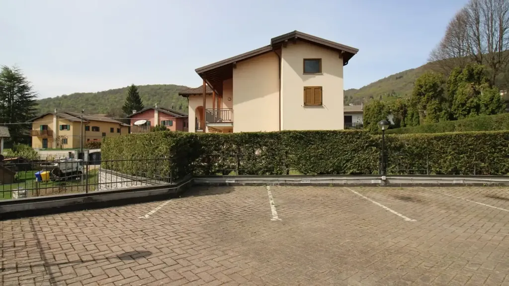 Extérieur - Two-Level Apartment with Terraces in Alta Valle Intelvi