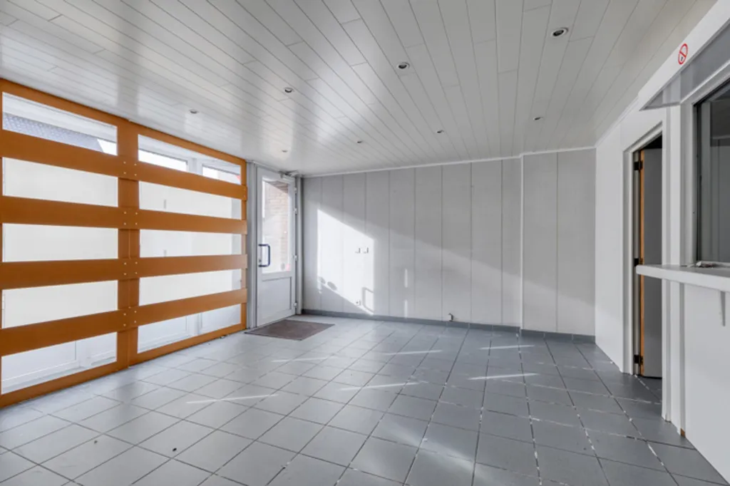 Garage - Maison Commerciale avec Terrasse au Centre d'Affligem