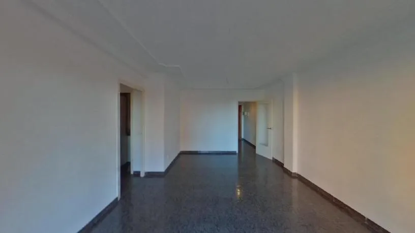 Entrée - Family-Size Flat with Central Location in Tarragona