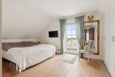 Bedrooms - 1912 Villa with Water View in Kalundborg