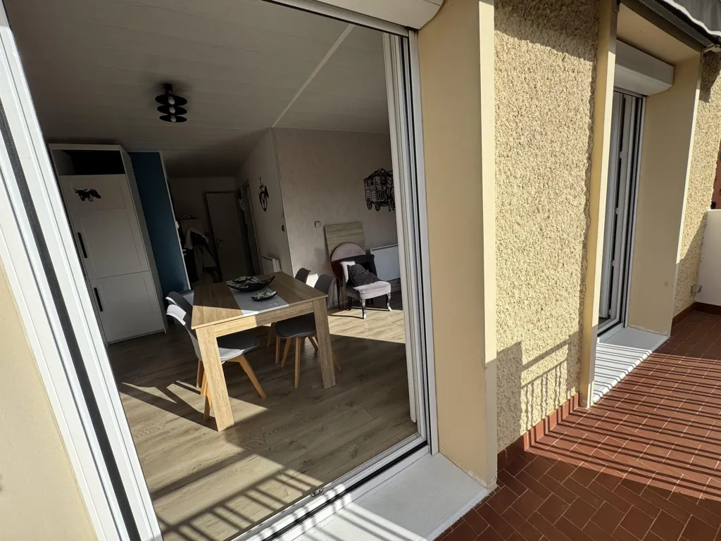 Rõdu - Renovated 2-Bed Flat with Balcony in Grau-du-Roi