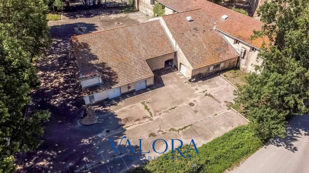 Õhuvaade - Luxury Hotel with Extensive Land in Nîmes