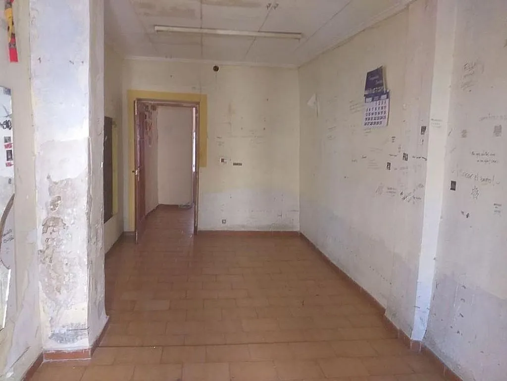 Esik - 1-Bedroom House for Renovation in Elda