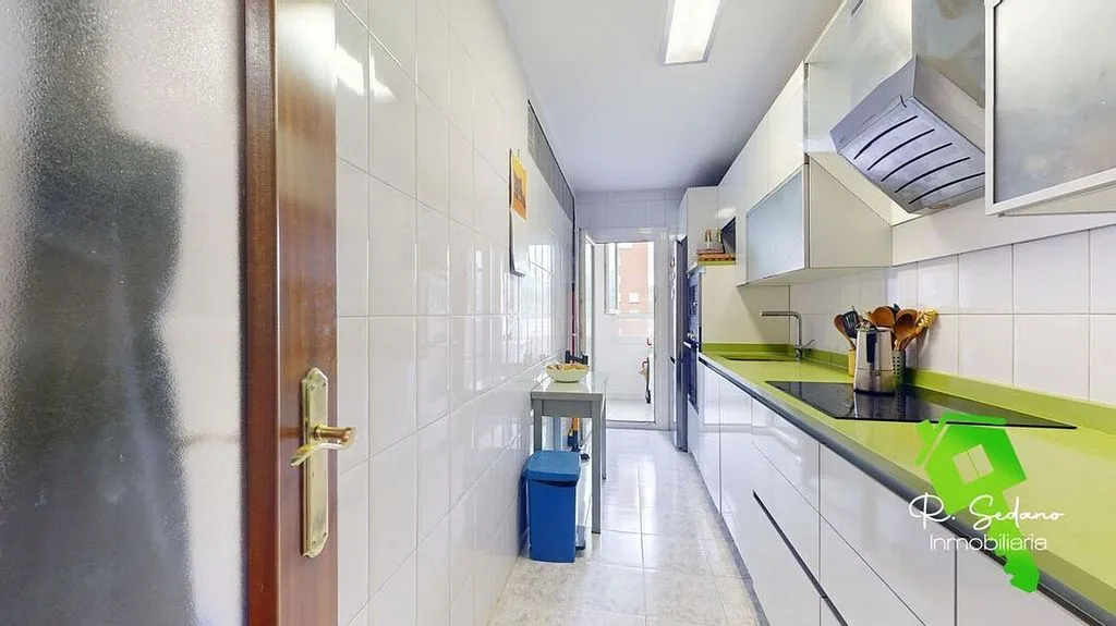 Köök - Apartment with Garden and Garage in San Vicente