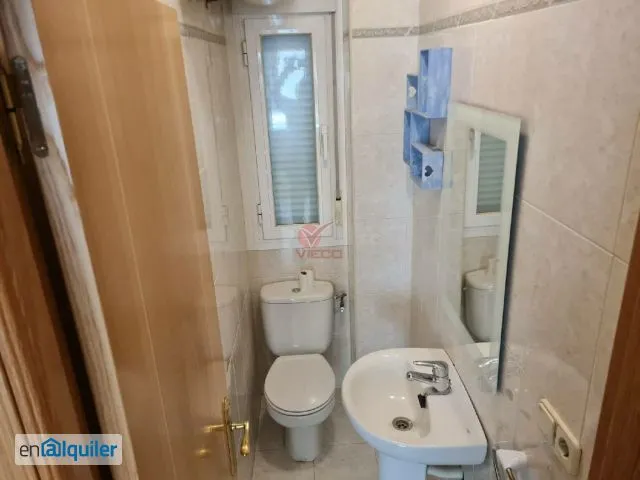 Salles de bain - Furnished Flat with Lift in City Centre