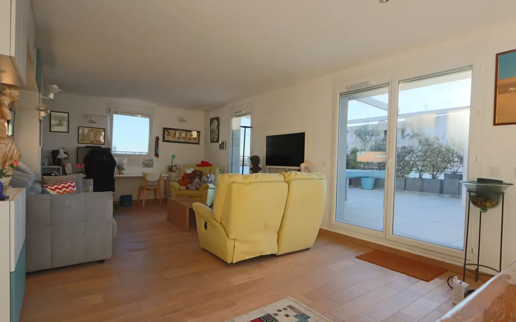 Séjour - Appartement T2 avec Terrasse à Bron