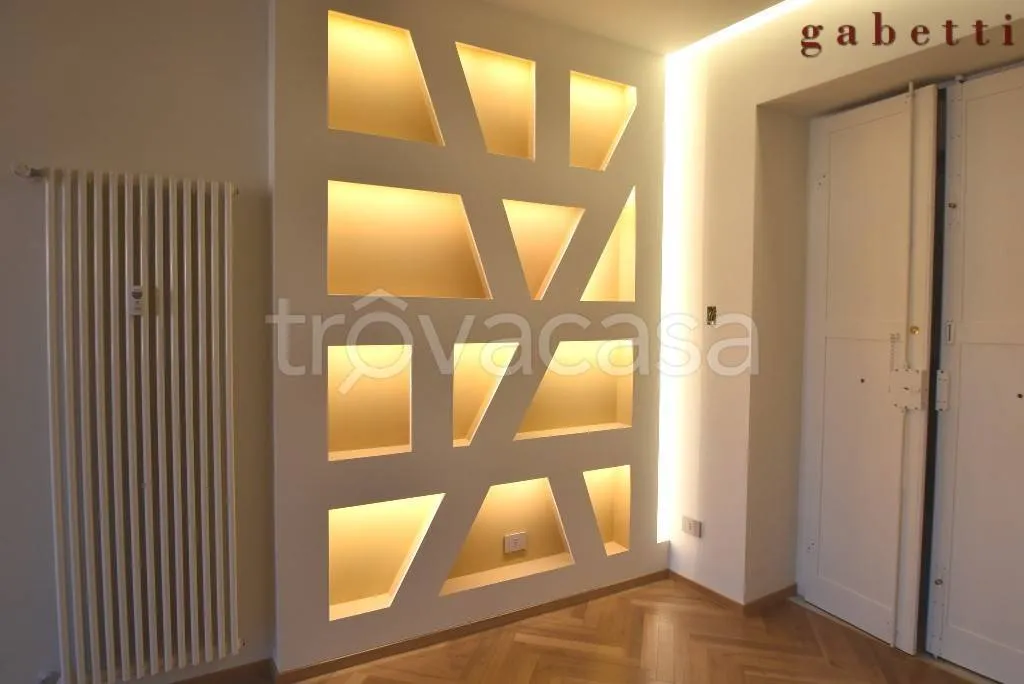 hallway_entrance