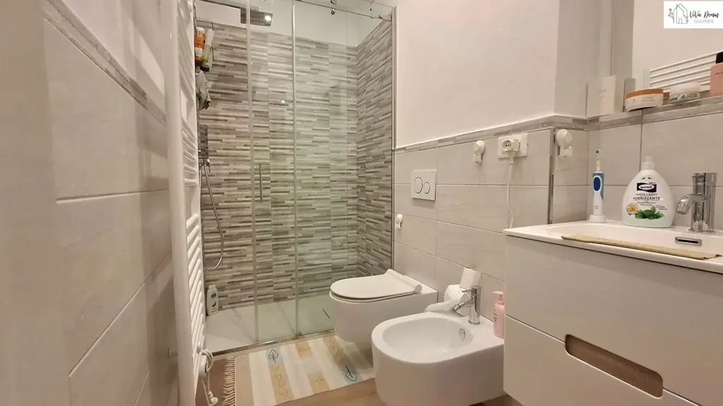 Salles de bain - Modernised Studio with Terrace in La Spezia