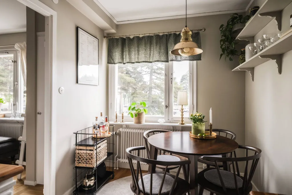 Salle à manger - Stylish Apartment with Garden Access in Gavle