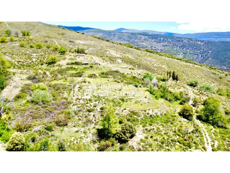 Õhuvaade - Rustic Finca with Water Source in Sierra de Júbar