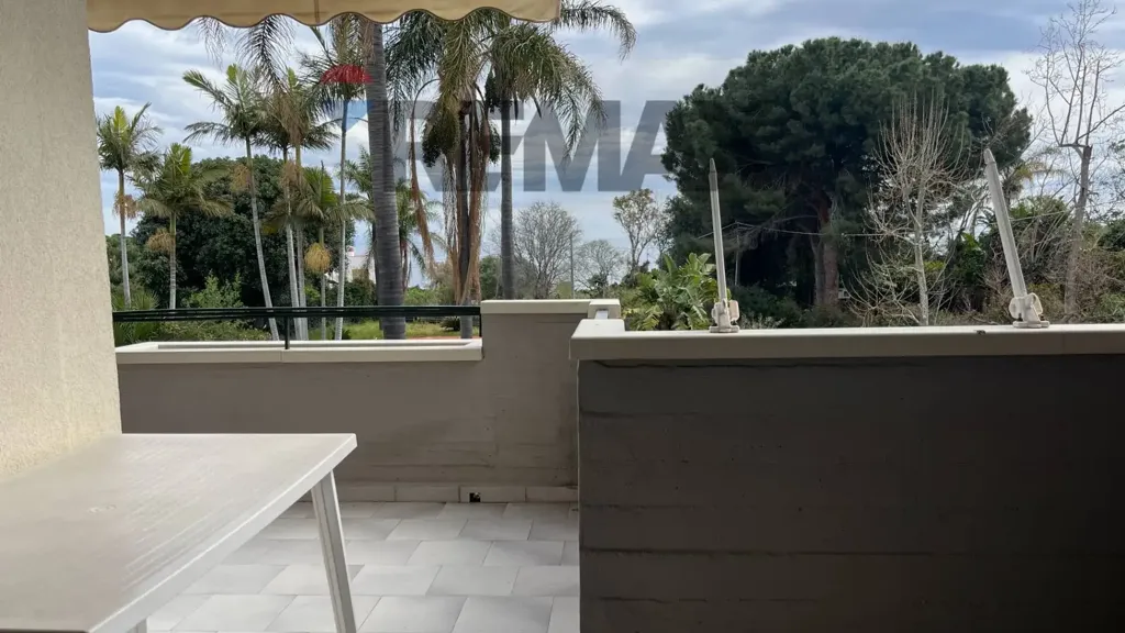 Rõdu - Two-Bedroom Apartment with Sea View in Acireale
