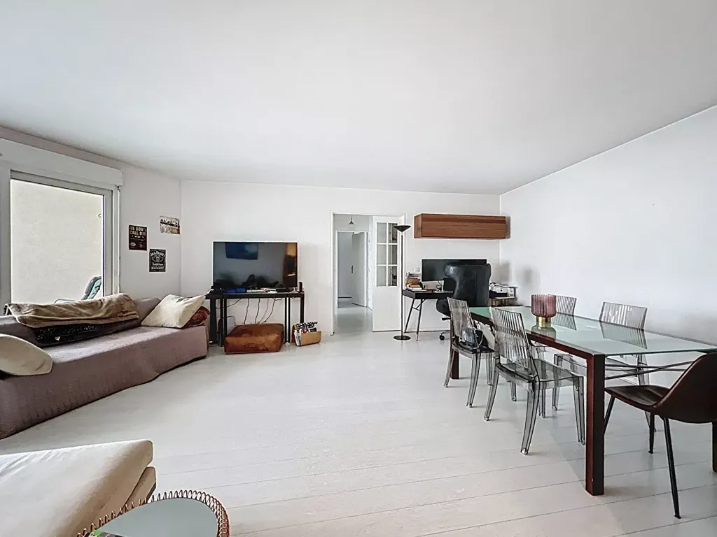 Soggiorno - Spacious Apartment with Terrace in Suresnes Centre