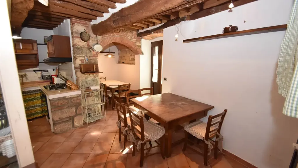 Söögituba - Tuscan-Style Apartment in Historic Centre, Rosignano Marittimo